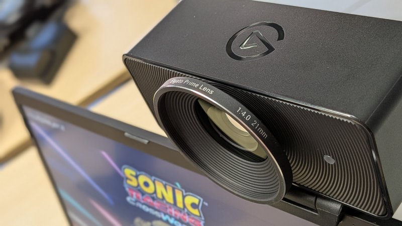 Un dettaglio dell'obiettivo di Elgato Facecam 4K