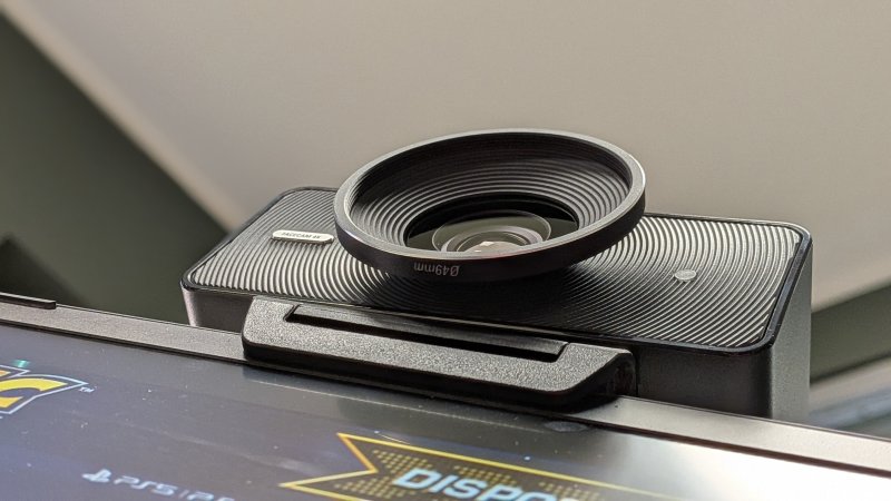 L'obiettivo di Elgato Facecam 4K supporta i filtri 49mm