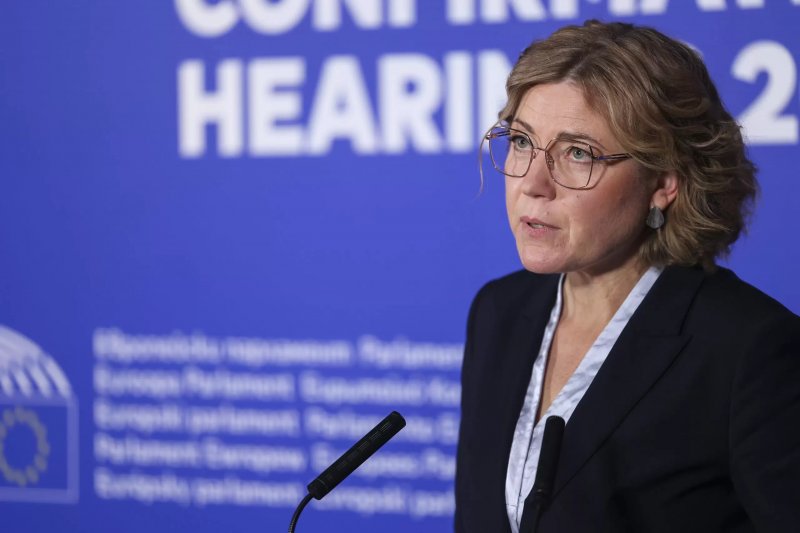 Henna Virkkunen, vicepresidente esecutivo per la sovranità tecnologica, la sicurezza e la democrazia. Henna Virkkunen, vicepresidente esecutivo per la sovranità tecnologica, la sicurezza e la democrazia.