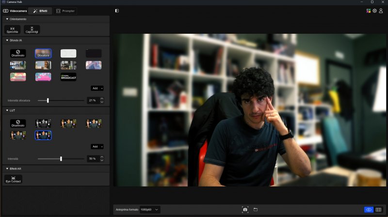 La messa a fuoco è fissa, così come la profondità di campo, ma tramite software si può sfocare lo sfondo (solo se si ha una GPU NVIDIA)