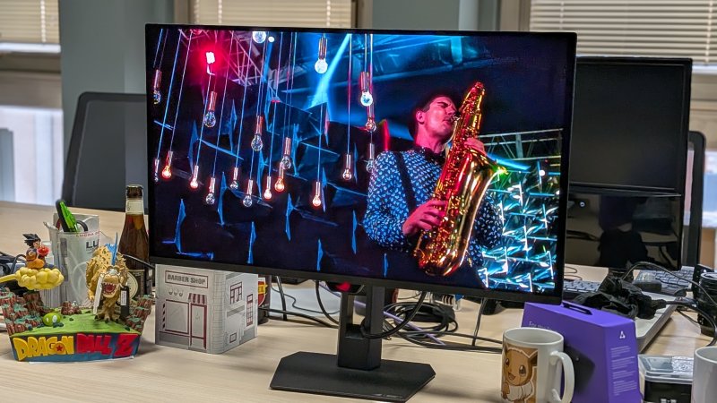 Il monitor ASUS ROG Strix OLED XG27AQDPG visto dal vivo