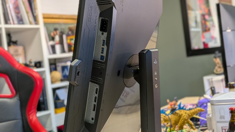 Gli ingressi del monitor ASUS ROG Strix OLED XG27AQDPG