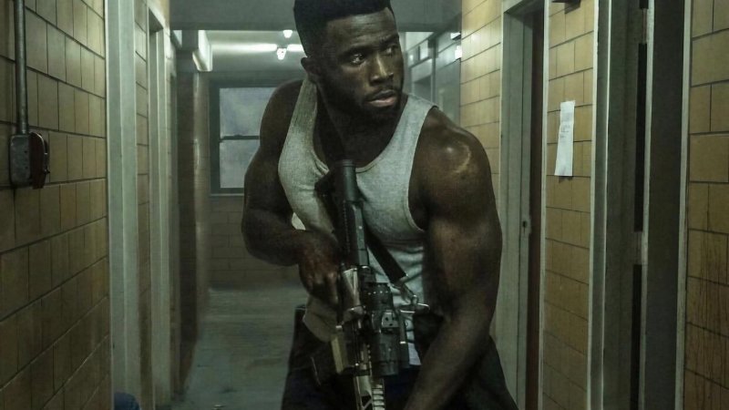 Y'lan Noel nella serie televisiva Insecure Y'lan Noel nella serie televisiva Insecure