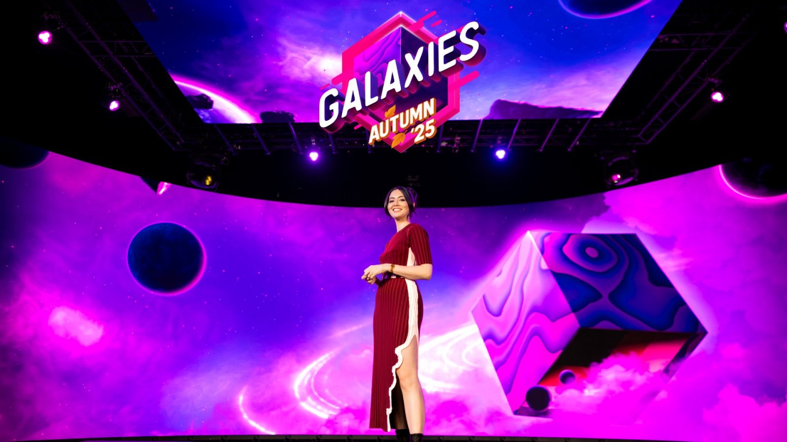 Jane Douglas, la presentatrice del nuovo Galaxies Showcase