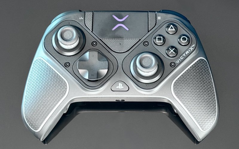 Il Turtle Beach Victrix Pro BFG Reloaded con gli stick analogici impostati come asimmetrici