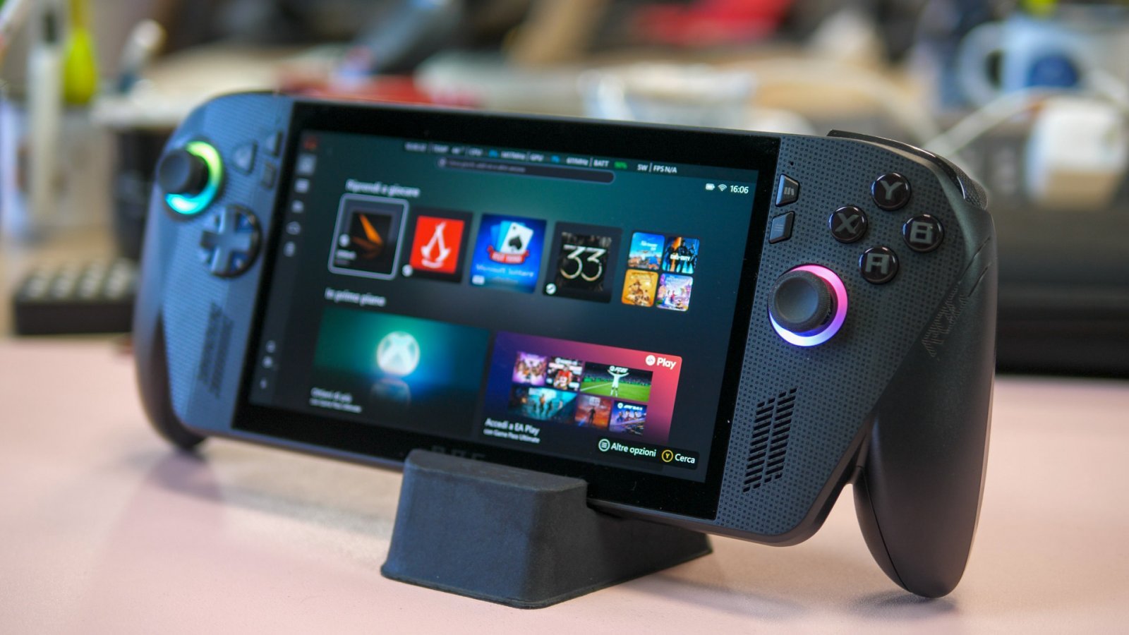 ROG Xbox Ally X è il nuovo PC handheld nato dalla collaborazione tra ASUS e Microsoft