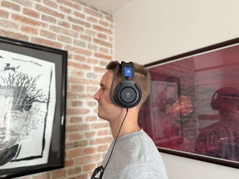 Le Turtle Beach Atlas 200 sono veramente leggere e piuttosto comode da indossare