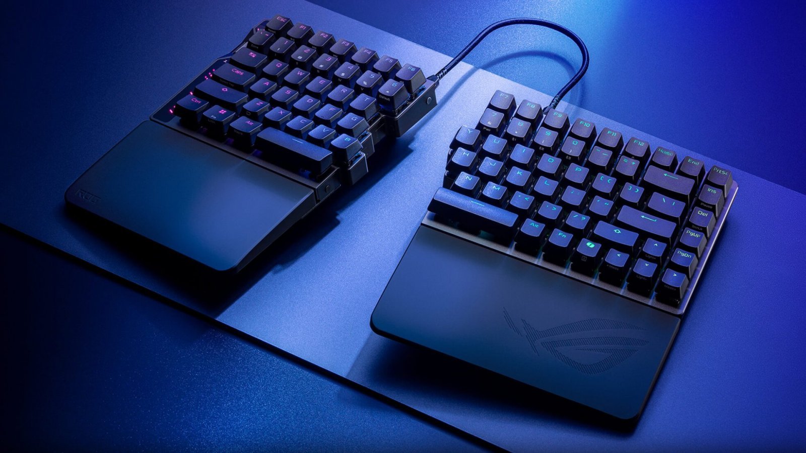 La ASUS ROG Falcata separata in due parti