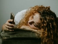 OpenAI rivela: più di un milione di utenti parla di suicidio con ChatGPT ogni settimana