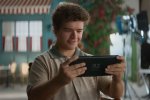 Nel nuovo spot di Leggende Pokémon: Z-A c'è Gaten Matarazzo di Stranger Things - Notizia