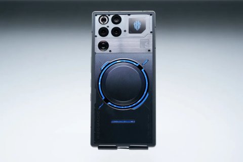 REDMAGIC 11 Pro, la recensione del primo gaming phone con raffreddamento a liquido