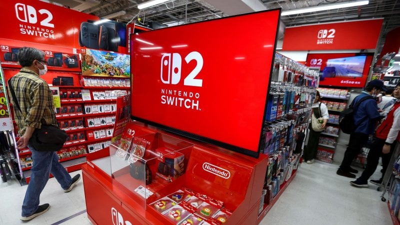 Un totem Nintendo Switch 2 in negozio