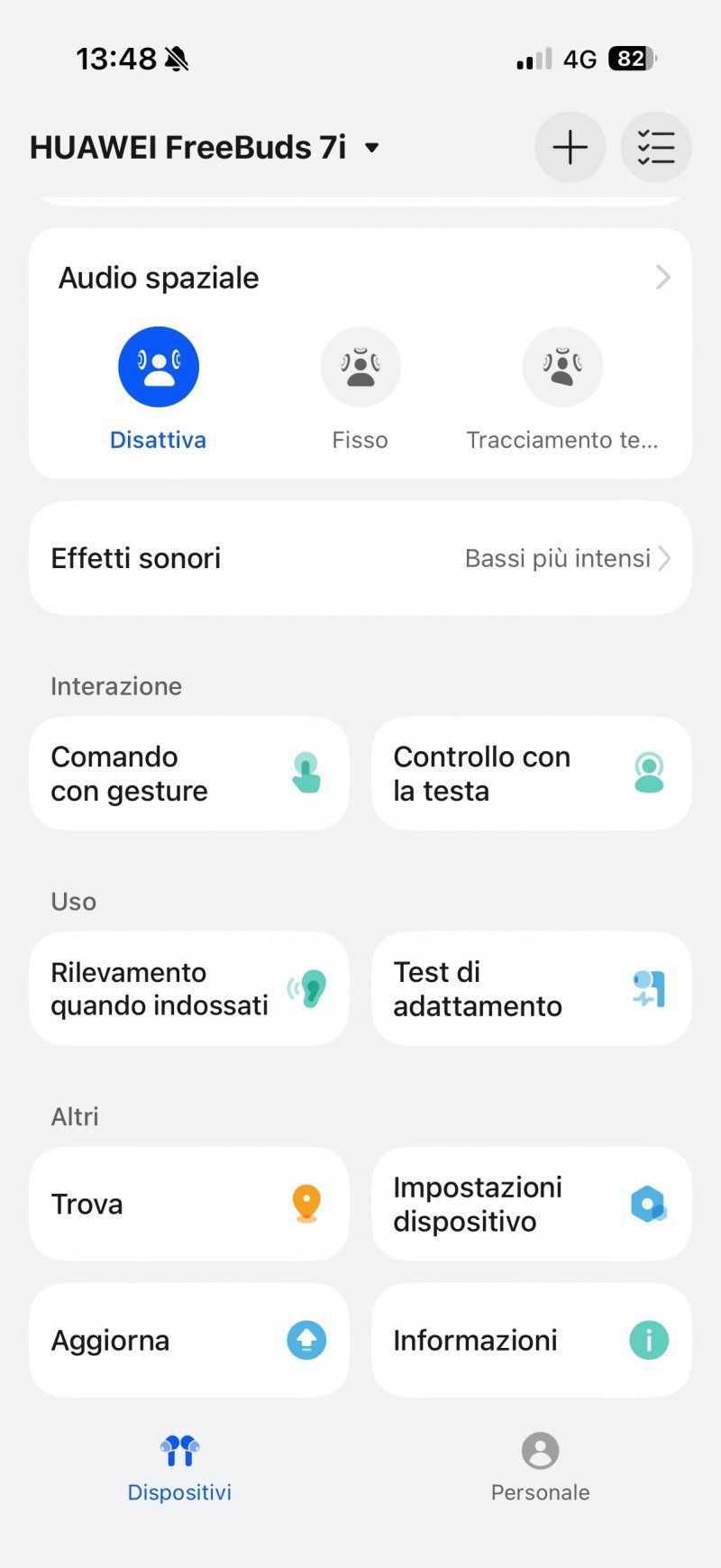 L'app dedicata ha un design pulito e permette di gestire facilmente le funzionalità degli auricolari