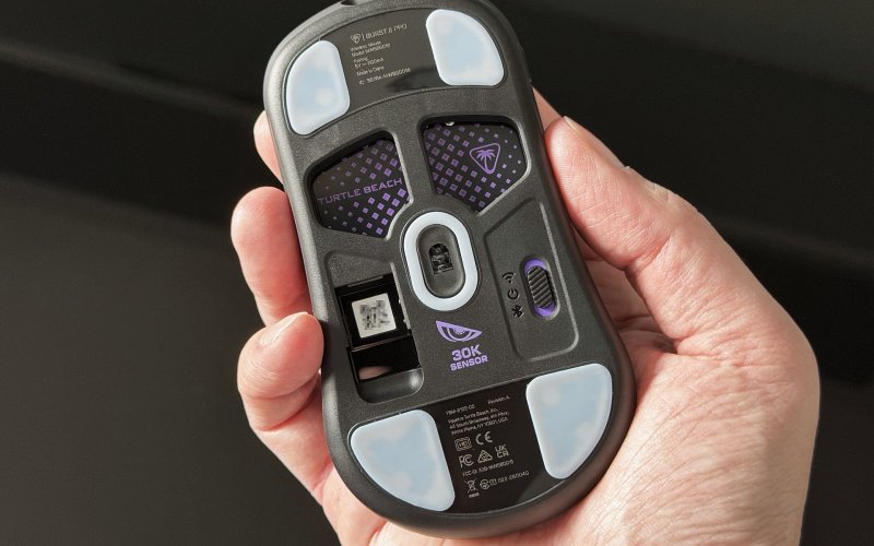 Il fondo traforato del Turtle Beach Burst 2 Pro