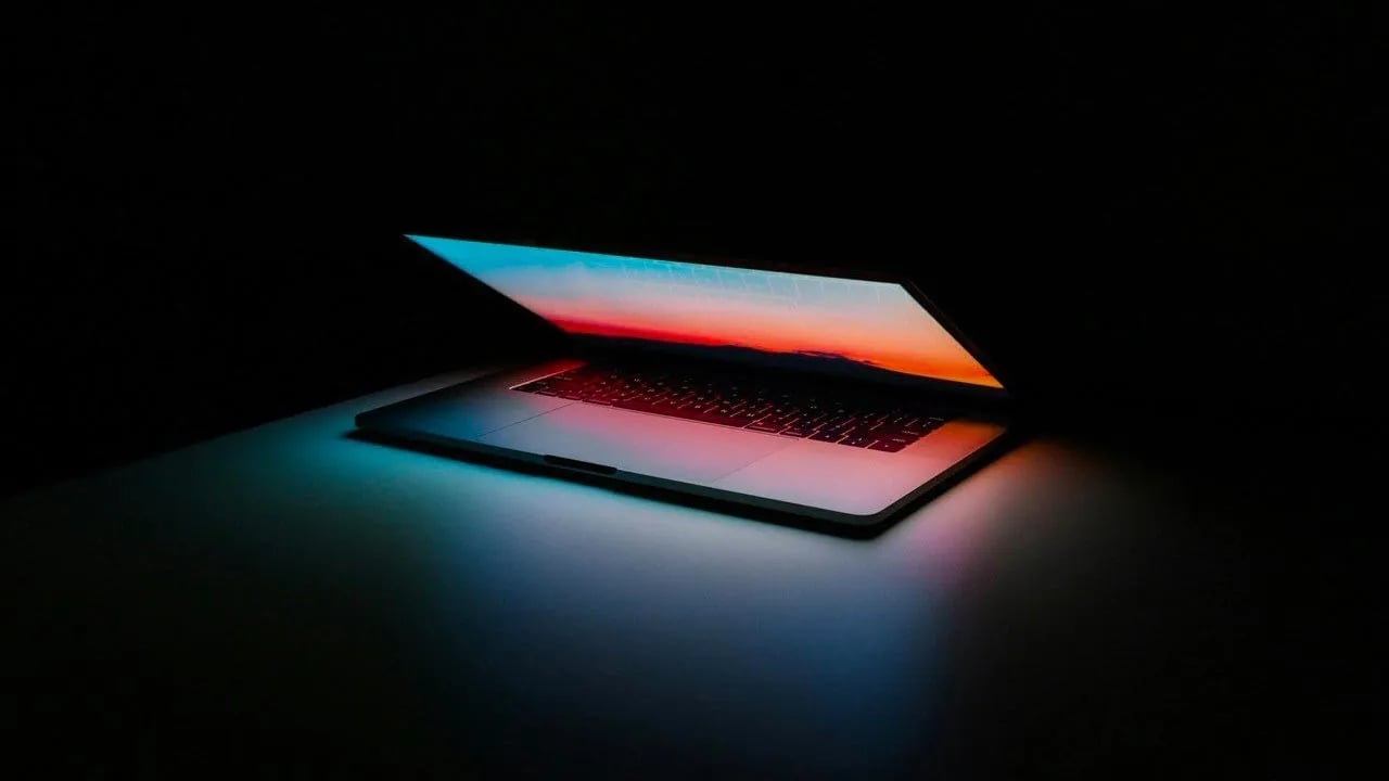 MacBook Pro OLED