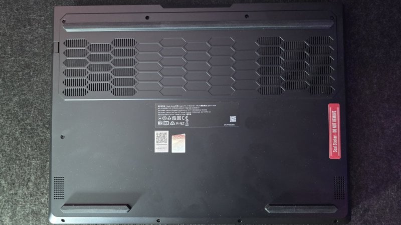 Legion Pro 5 gestisce bene le alte temperature, ma il lavoro delle ventole si fa sentire