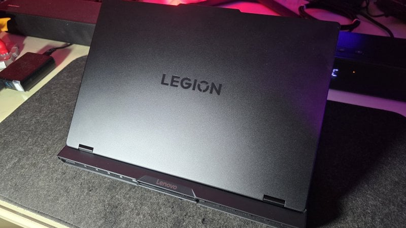 Il comparto video di Legion Pro 5 è sostenuto dalla GPU NVIDIA GeForce RTX 5070 Ti con 12 GB di RAM dedicata