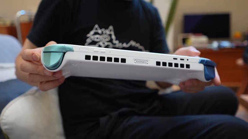 Il logo su AYANEO Next II (fonte: Frandroid)