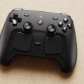 Il prezzo del nuovo Steam Controller trapela in anticipo: costa molto più dei pad di PS5 e Xbox