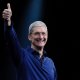 Apple, Tim Cook potrebbe lasciare il suo ruolo di CEO nel 2026: John Ternus tra i possibili candidati