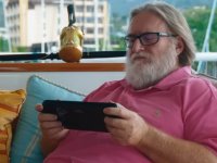 A breve distanza dall'annuncio di Steam Machine, Gabe Newell riceve un super yacht da 500 milioni di dollari