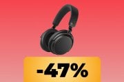 Le cuffie Sennheiser sono al minimo storico su Amazon: qualità audio al top e batteria infinita in promo Black Friday