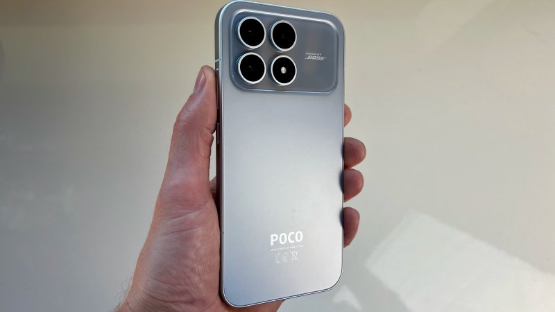 Il design di POCO F8 Pro è meno 'estremo' di altri prodotti del brand