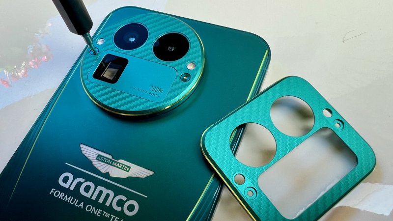 La particolarità di Realme GT 8 Pro è che si può sostituire il profilo del modulo fotocamere