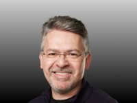 Apple, il responsabile dell’IA lascia l’azienda e arriva Amar Subramanya di Microsoft