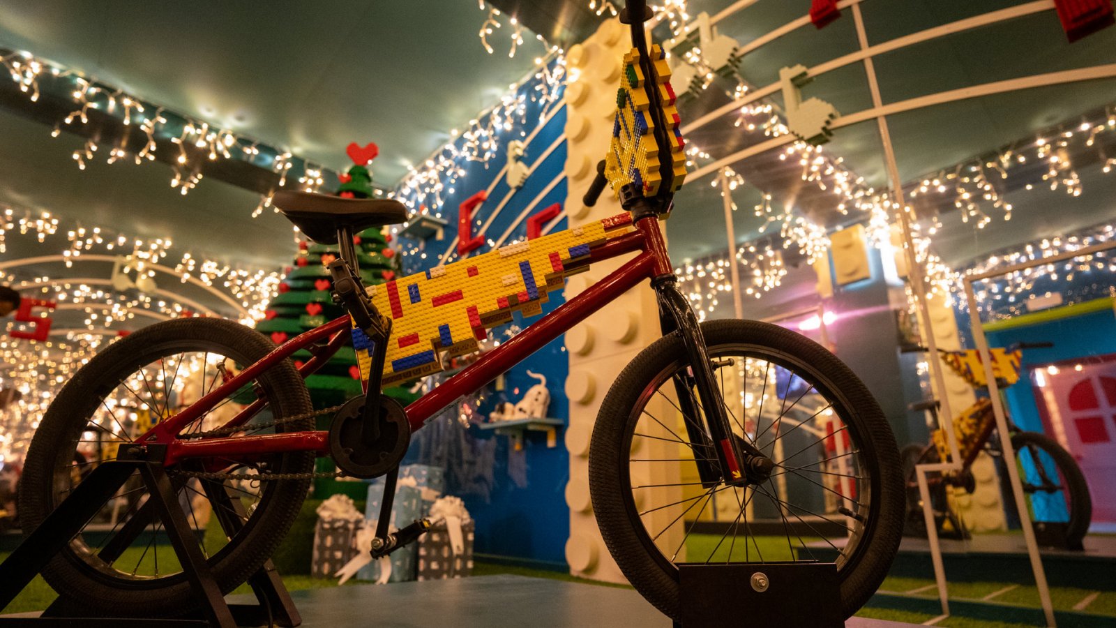Una bici lego nell'escape room L’Avventura di Natale di CityLife