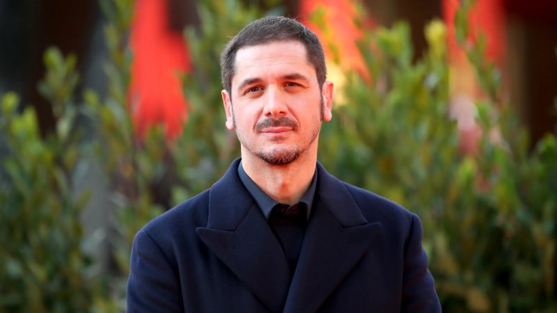 Gabriele Mainetti sarà uno degli ospiti del terzo giorno di maratona e su Twitch, tramite chat, potrete fargli sapere quanto vi sia piaciuto Lo Chiamavano Jeeg Robot