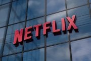 Netflix rassicura gli abbonati: con l'acquisizione di Warner Bros. non ci saranno rincari