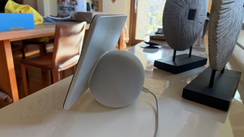 Il design dell'Amazon Echo Show 11 è più elegante e pulito rispetto al modello precedente