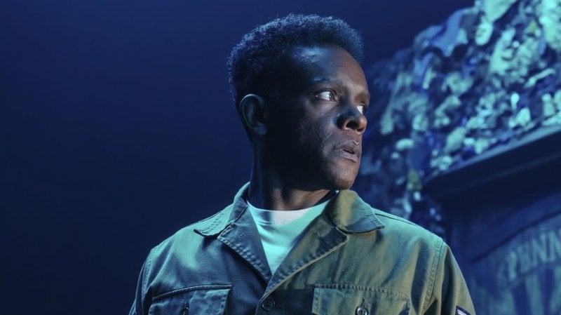 Un giovane Dick Halloran, interpretato da Chris Chalk