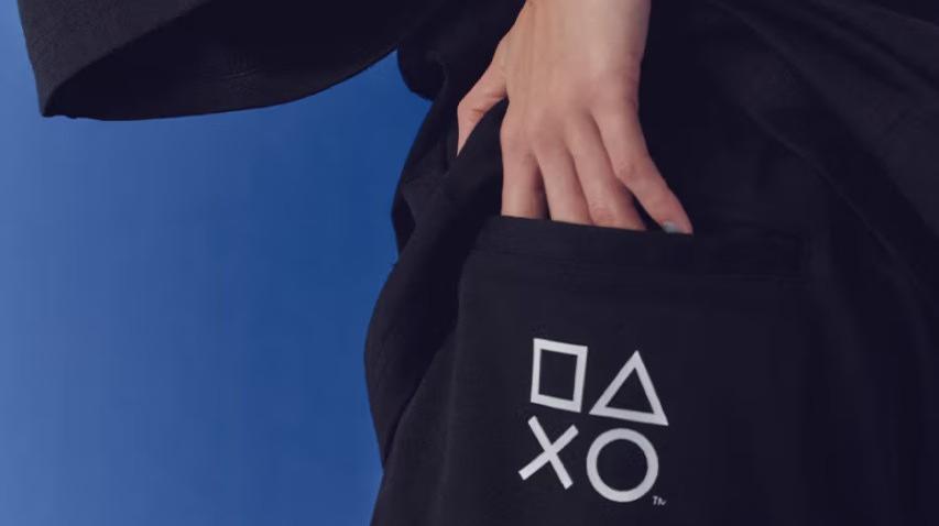 I simboli dei controller Sony su un vestito
