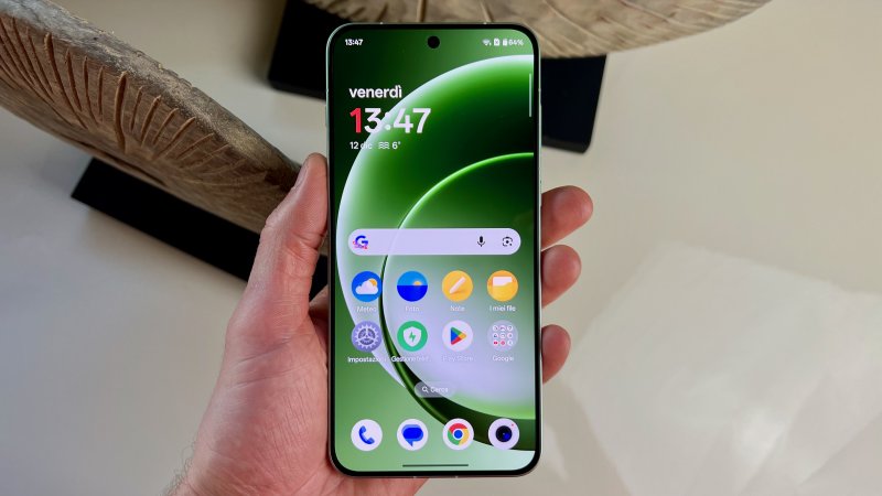 OnePlus 15R è il primo smartphone a montare il nuovo Snapdragon 8 Gen 5