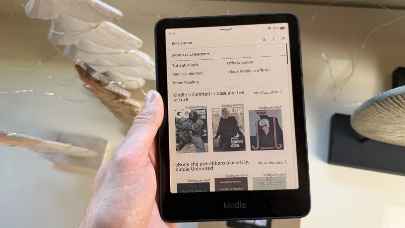 Uno dei più grandi vantaggi del Kindle è ovviamente la presenza del fornitissimo negozio di Amazon