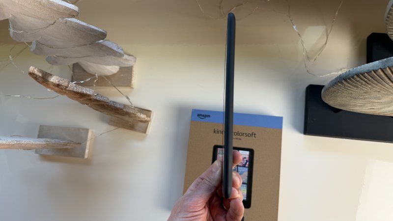 Lo spessore è ridotto e l'impugnatura molto comoda