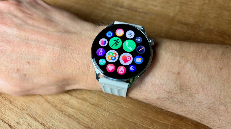 Il display di OnePlus Watch Lite è definito e molto luminoso