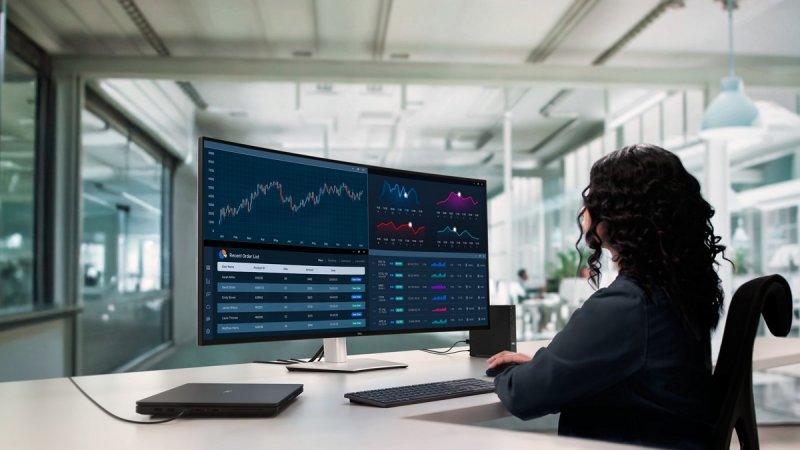 Dell UltraSharp 52 è il primo monitor ultrawide curvo da 52 pollici con risoluzione 6K