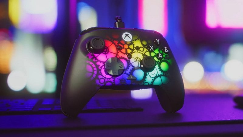 Un controller ufficiale Xbox che s'illumina