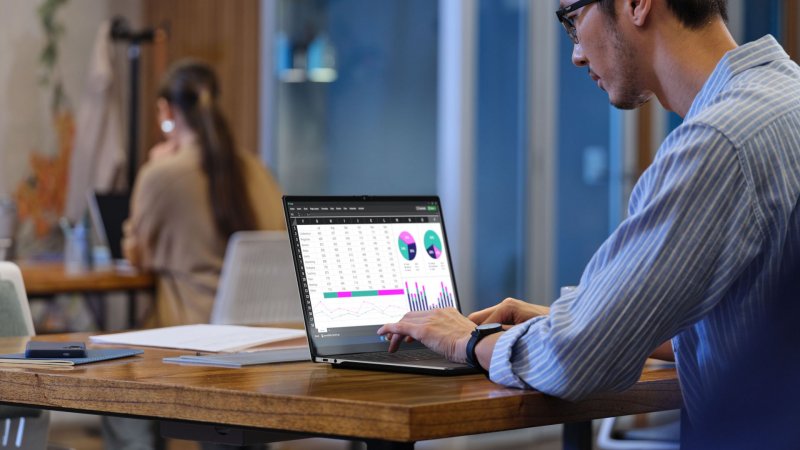 Il nuovo OmniBook Ultra 14 viene definito da HP come il notebook più sottile della categoria