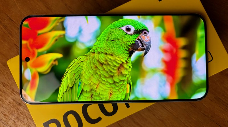 Il display è uno dei punti di forza di POCO M8 Pro