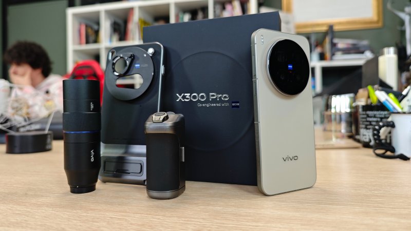 Vivo X300 Pro insieme al Photo Kit da oltre 500€