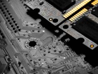 Con il progressivo aumento dei prezzi di DDR4 e DDR5 si ritorna al 2010: boom di vendite delle schede madri DDR3