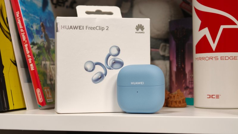 Il case in versione Denim Blue delle Huawei FreeClip 2