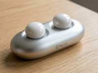 OpenAI conferma: auricolari e nuovi dispositivi IA in arrivo nel 2026