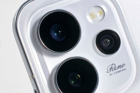 OPPO Reno15 Pro, la recensione dello smartphone Android piccolo, ma potente