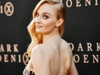 Lara Croft nella serie TV di Tomb Raider è sfacciatamente capace, dice Sophie Turner