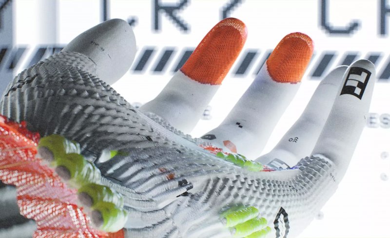 Materiali che richiamano le più recenti tendenze in ambito di abbigliamento sportivo